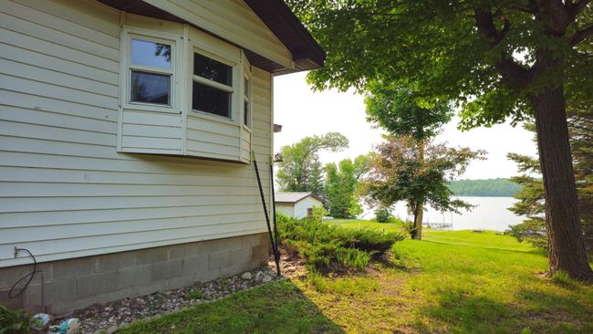 Side yard | Image 16