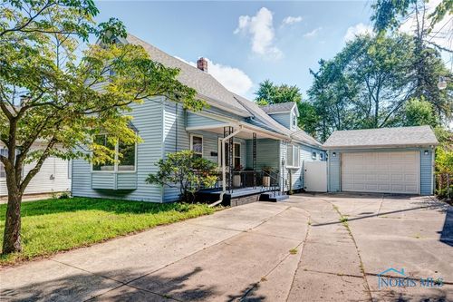 705 Wright Ave, Toledo, OH, 43609-2967 | Card Image