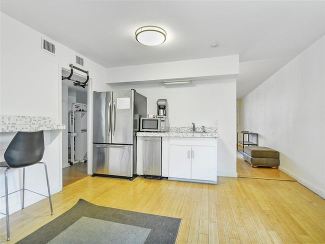 APT-112 - 2303 Side Dr, Condo with 1 bedrooms, 1 bathrooms and 1 parking in Austin TX | Image 15
