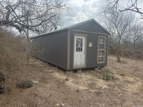 711 N Davidson St, Karnes City, TX, 78118-2115 | Card Image