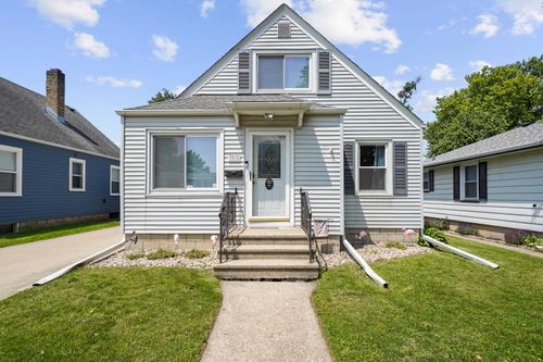 7018 31st Ave, Kenosha, WI, 53142-3910 | Card Image
