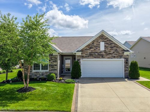 8081 Parkcroft Dr, Mentor, OH, 44060-6073 | Card Image