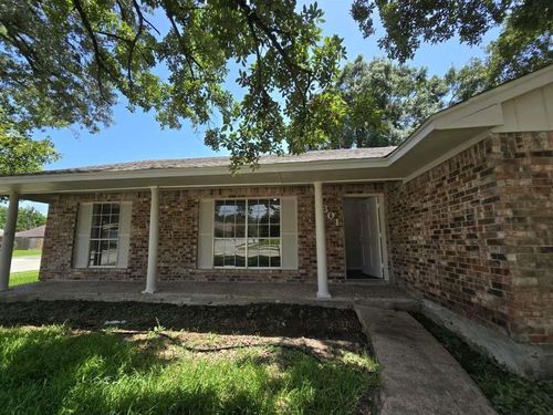 801 Sunnybrook Ln, Baytown, TX, 77521-3219 | Card Image