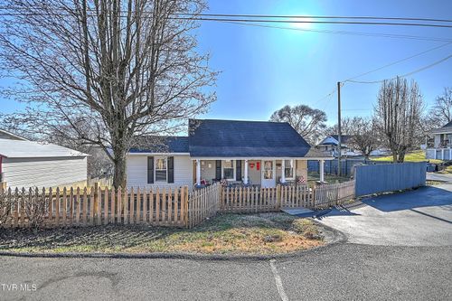 1621 Charles St, Kingsport, TN, 37660-1211 | Card Image