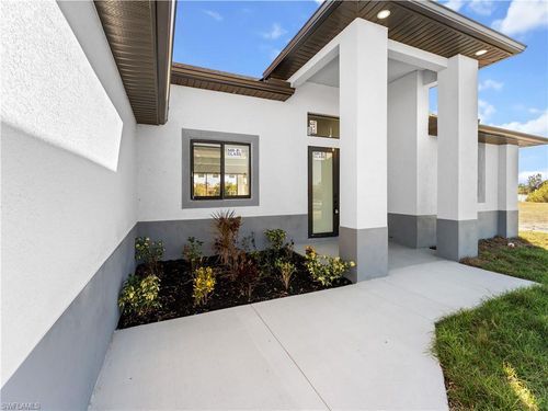 2728 Diplomat Pkwy W, Cape Coral, FL, 33993-4892 | Card Image