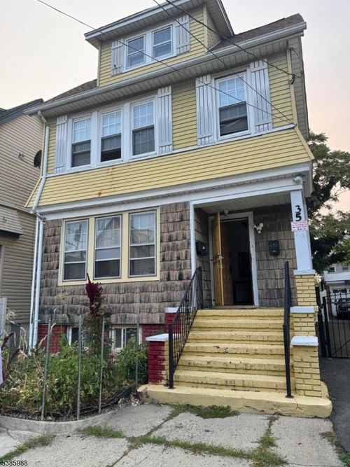 35 Oak Ave, Irvington, NJ, 07111-3852 | Card Image