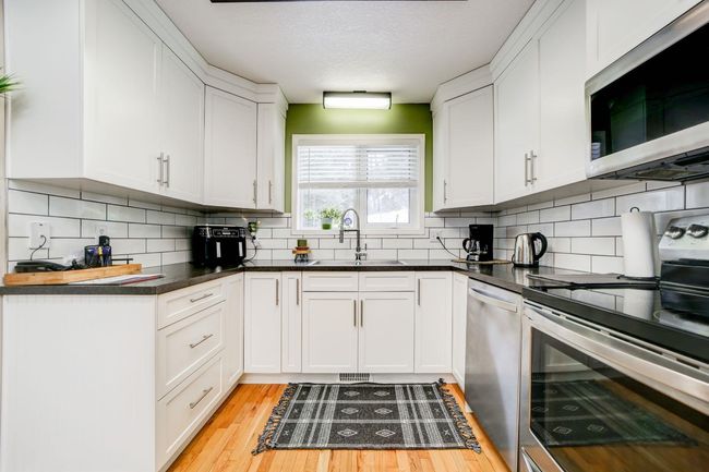 1709 East Hillcrest Drive, House other with 4 bedrooms, 3 bathrooms and null parking in Hillcrest AB | Image 13