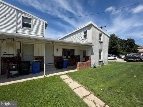 32 York St, Manchester, PA, 17345-1107 | Card Image