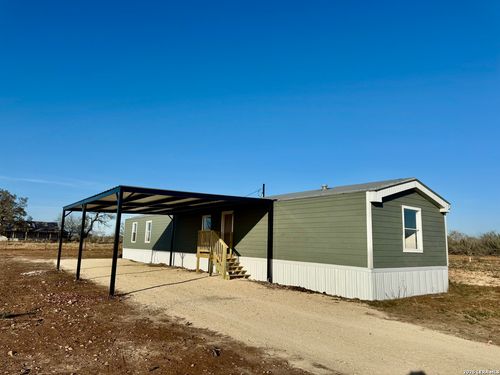 2811 County Road 467, Devine, TX, 78016 | Card Image