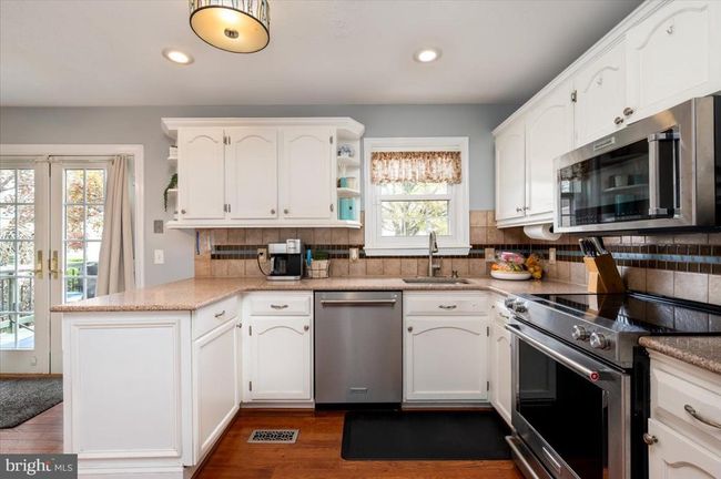 8563 Kim Marie Ct, House other with 3 bedrooms, 2 bathrooms and null parking in PASADENA MD | Image 9