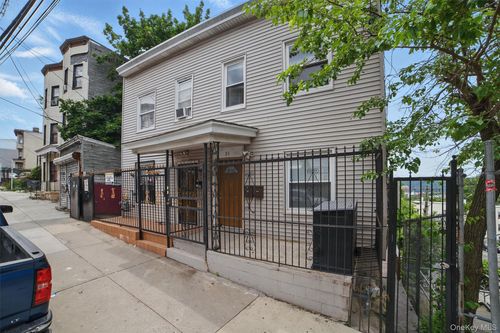 31 Van Cortlandt Pk Ave, Yonkers, NY, 10701-4414 | Card Image