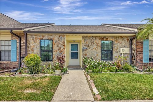 3909 Carroll Cypress Ct, TAMPA, FL, 33614-2038 | Card Image