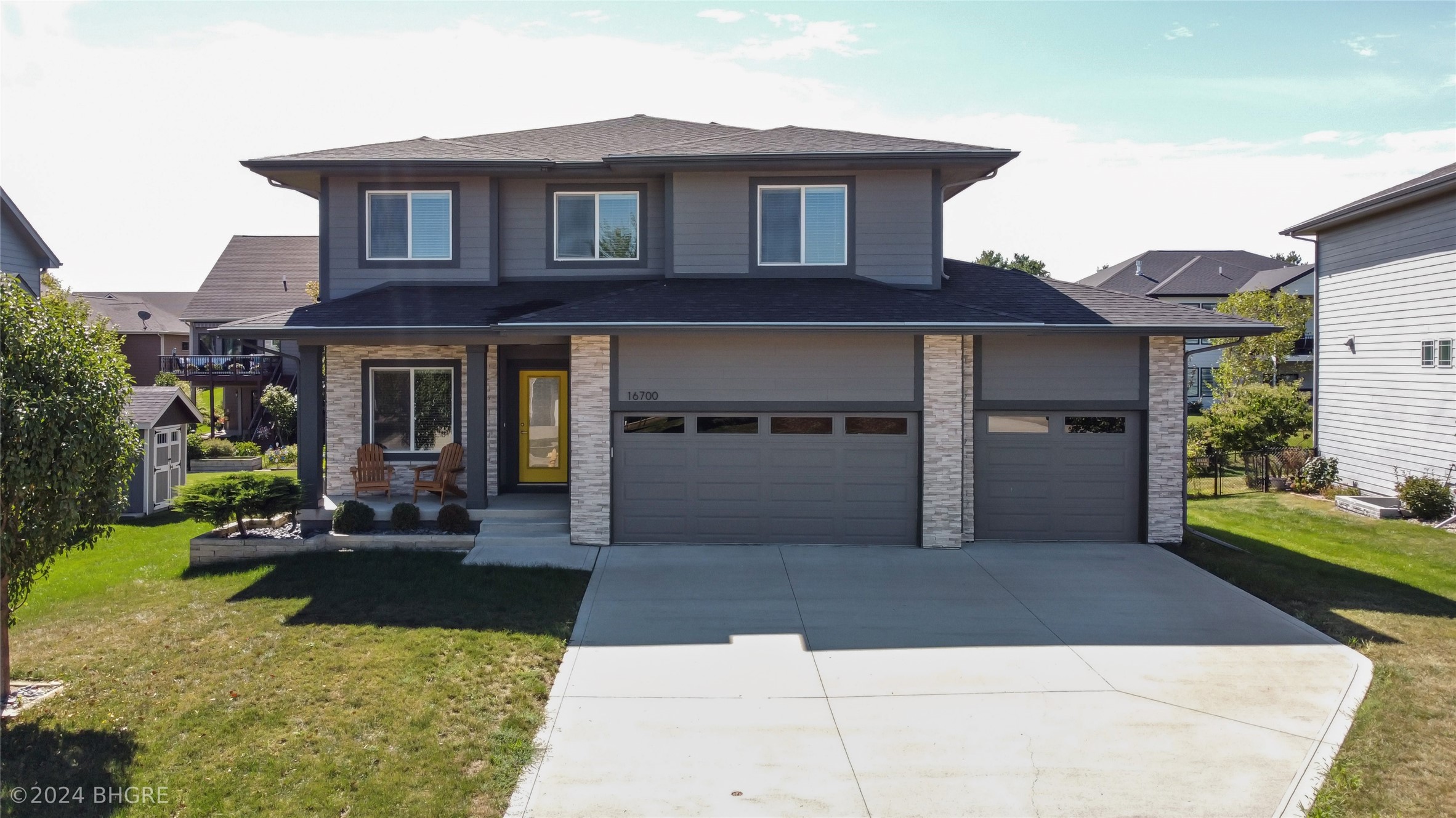 Dellwood Dr, Clive, IA 50325