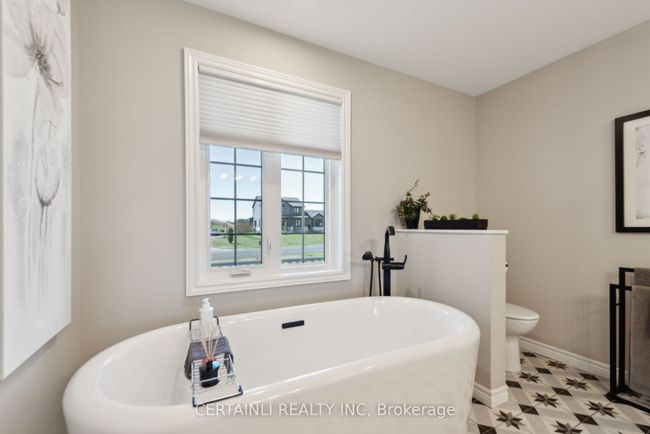 8924 Morris St, House other with 3 bedrooms, 3 bathrooms and 6 parking in Iona Station ON | Image 20