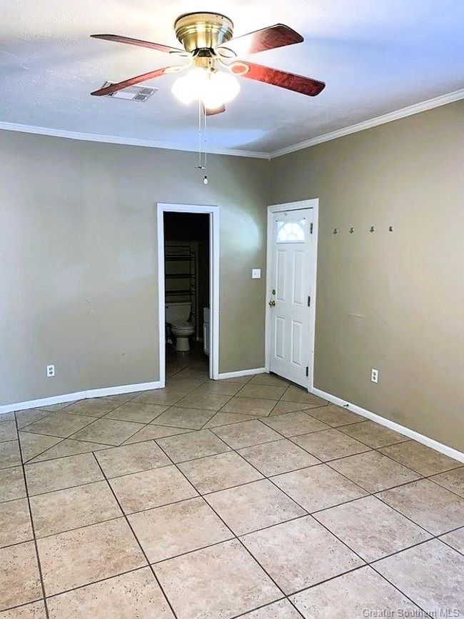 Elizabeth living | Image 12