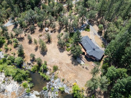 11178 E Evans Creek Road, Rogue River, OR, 97537 | Card Image