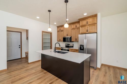 1501 E Carol St Street, Sioux Falls, SD, 57104 | Card Image