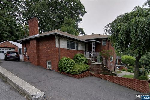20 Shetland Lane, Palisades Park, NJ, 07650 | Card Image