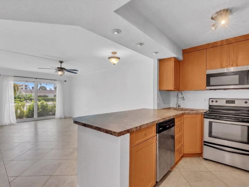 105-b-3002 Ne 5th Ter, Wilton Manors, FL, 33334-2069 | Card Image