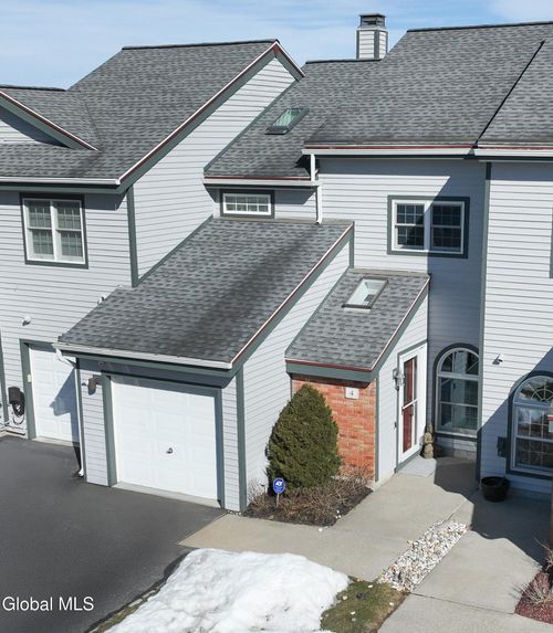 4 Beach Ct, Saratoga Springs, NY, 12866-8781 | Card Image