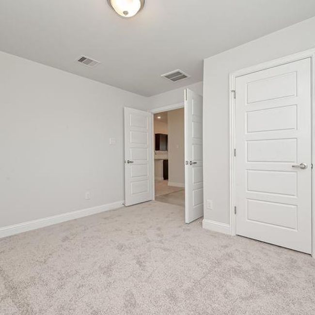 424 Bryan Way, House other with 4 bedrooms, 2 bathrooms and 2 parking in Angleton TX | Image 4