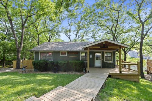 321 W Sugar Lake Dr, Mound City, KS, 66056-5496 | Card Image