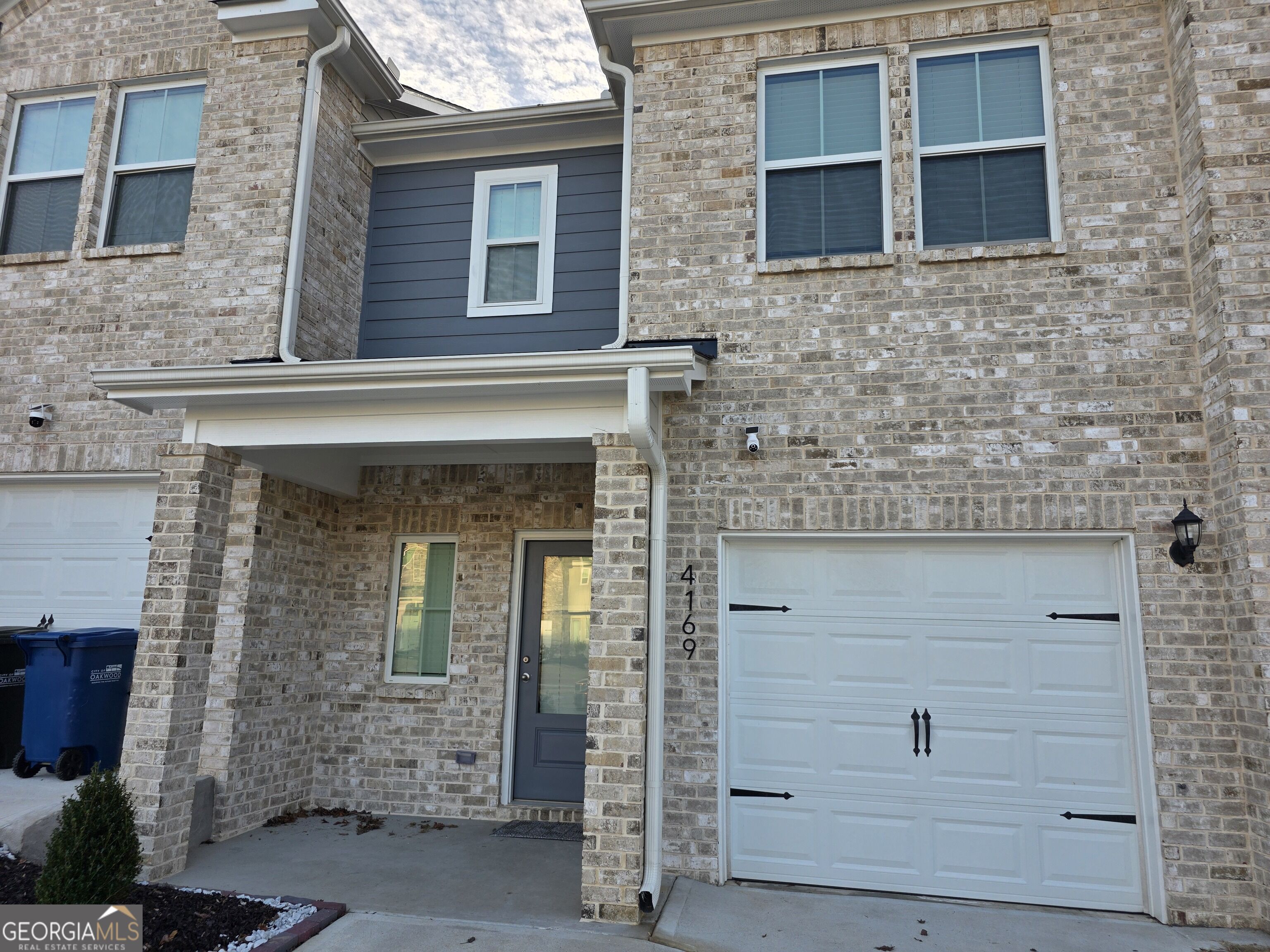 Residential Lease in Oakwood 4