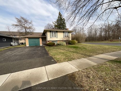 2 Trelawn Pky, Welland, ON, L3C1W3 | Card Image