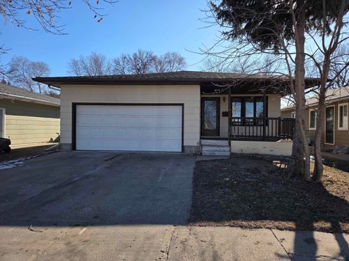 320 E 13th Street, South Sioux City, NE, 68776 | Card Image