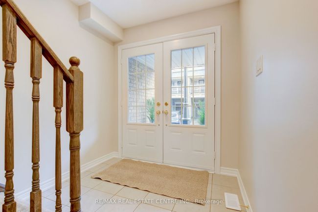 7 Rabbit Run Way, House attached with 4 bedrooms, 3 bathrooms and 1 parking in Brampton ON | Image 6