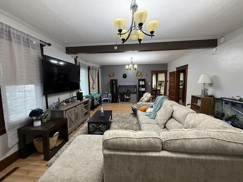 202 S 6th St, Montevideo, MN, 56265-1921 | Card Image