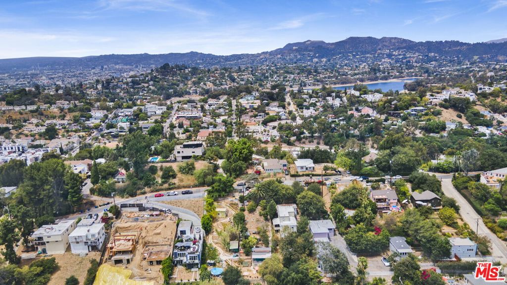 Land in Los Angeles 4