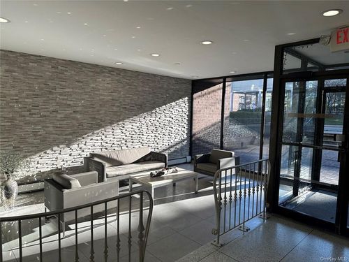 apt-4n-395 Westchester Ave, Port Chester, NY, 10573-3636 | Card Image