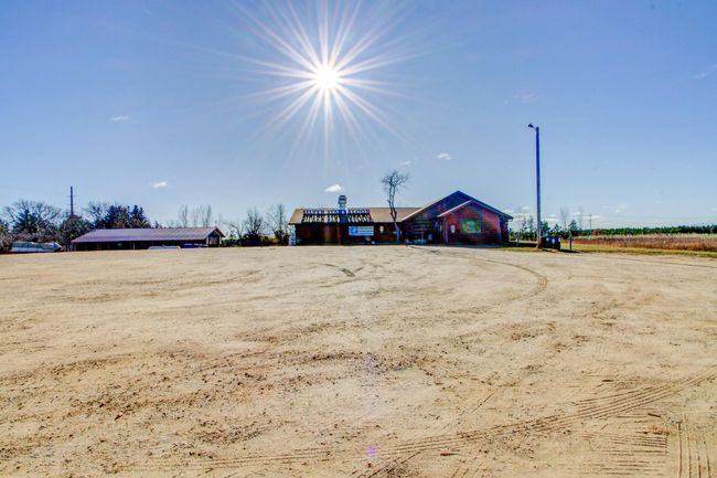 Ample Parking | Image 32