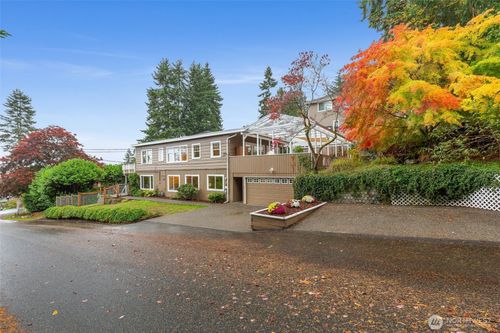 18921 16th Ave Ne, Shoreline, WA, 98155-2304 | Card Image