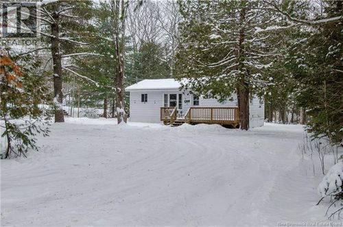 11 Cromwell Rd, Cambridge Narrows, NB, E4C1W7 | Card Image