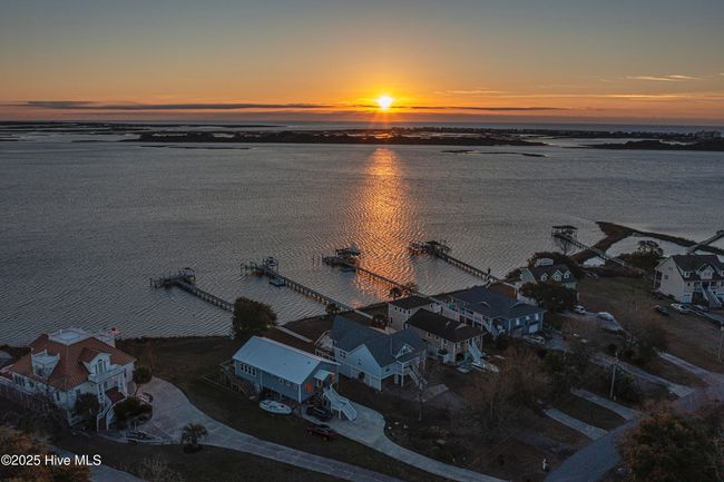 943 Chadwick Shores Dr, House other with 4 bedrooms, 4 bathrooms and null parking in Sneads Ferry NC | Image 55