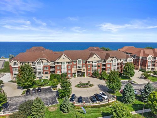 4120 S Lake Dr, Saint Francis, WI, 53235-5954 | Card Image