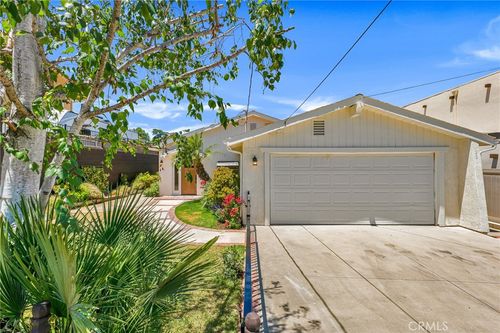 221 Acacia Ln, Newbury Park, CA, 91320-4704 | Card Image