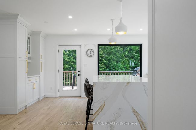 20 Hillview Cres, House other with 6 bedrooms, 5 bathrooms and 8 parking in Midhurst ON | Image 14
