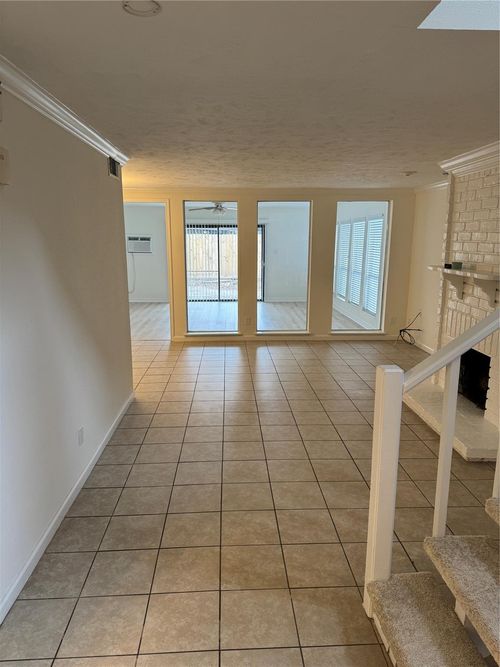 139 Phanturn Ln, Bellaire, TX, 77401-2607 | Card Image