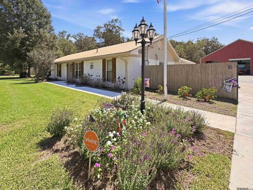 9808 Arnold Rd, Denham Springs, LA, 70726-1509 | Card Image