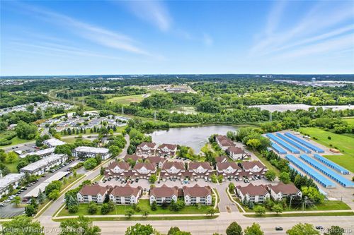 863 Brandon Ave, Pontiac, MI, 48340-1383 | Card Image