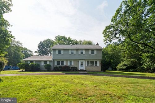 916 Davis Rd, AMBLER, PA, 19002-2610 | Card Image