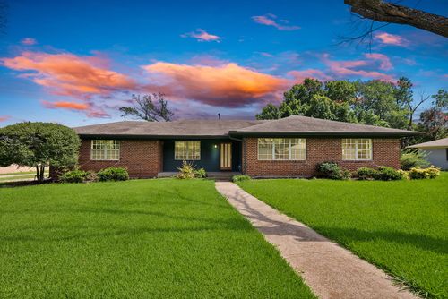 1618 Comanche Trl, Garland, TX, 75043-2526 | Card Image