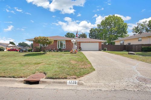 1226 Bellflower Ave, Columbus, OH, 43204-2228 | Card Image