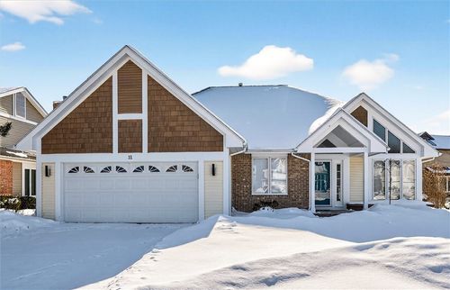 11 Hayfield Way, Pittsford, NY, 14534-4621 | Card Image