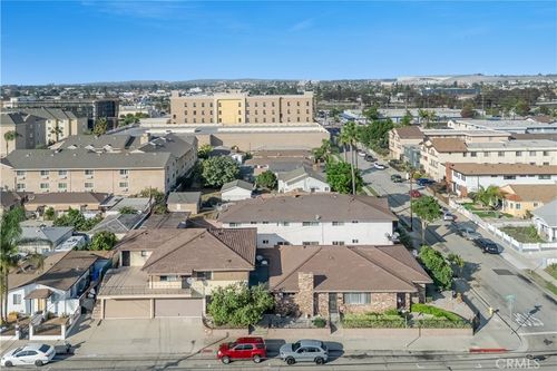 11537 Birch Ave, Hawthorne, CA, 90250-0503 | Card Image