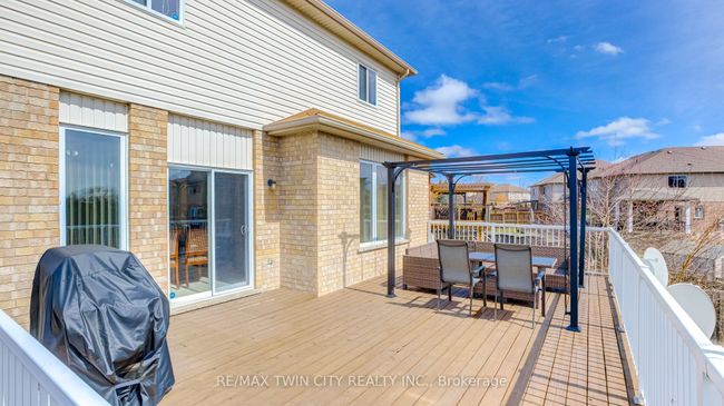 106 Country Clair St, House other with 3 bedrooms, 4 bathrooms and 2 parking in Kitchener ON | Image 35