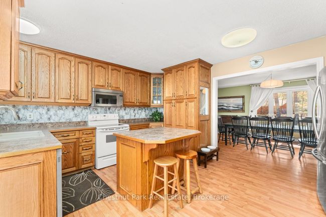 91 Santas Village Rd, House other with 4 bedrooms, 2 bathrooms and 7 parking in Bracebridge ON | Image 8
